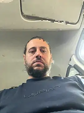 צ'אט XXX בשידור חי של paleron34