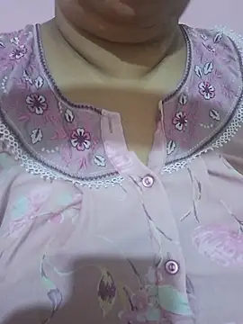 Ravina_patil1 Adlı Modelin Canlı XXX Sohbeti