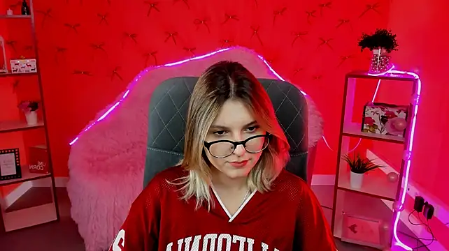 LeslieBloom's Live Chat Room