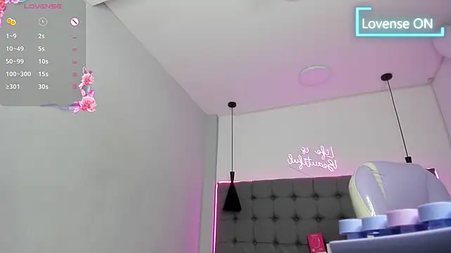 scarletcherry18 XXX чат на живо