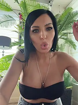 ReynaMorel Chat XXX live