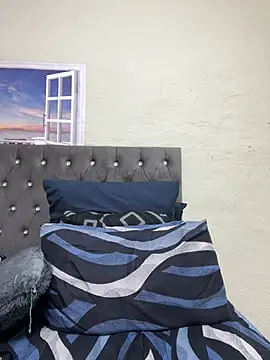 VIOLETXX20 Adlı Modelin Canlı XXX Sohbeti