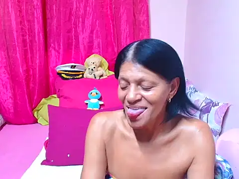 sluttyrox Adlı Modelin Canlı XXX Sohbeti
