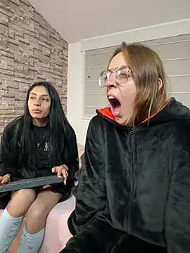 Soy_mangx Chat XXX in diretta
