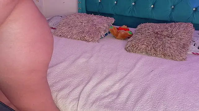 Czat XXX na żywo – Lilly_Peach22