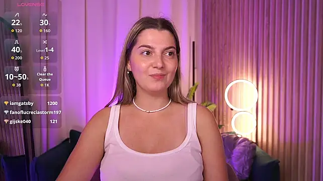 LucreciaStorm élő XXX-chatje