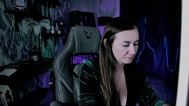 Golden_Dragon live XXX chat