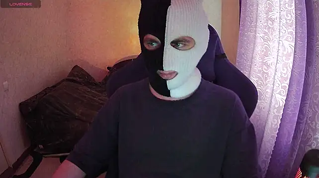 ZXCENSORED-: онлайн-секс-чат