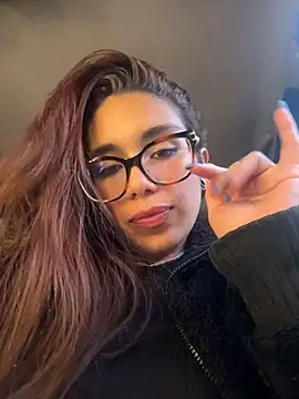 Alice-fire's Live XXX Chat