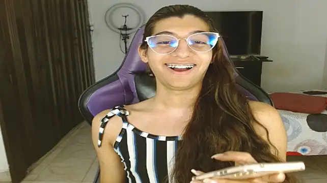 Czat XXX na żywo – Alanni_parker