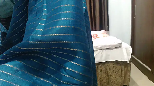 sunitha-3's Live XXX Chat