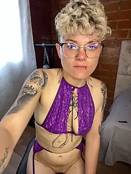 Megan-c Adlı Modelin Canlı XXX Sohbeti