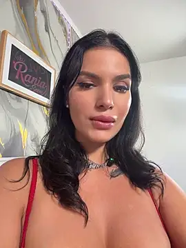 RaniaSnow 现场XXX聊天