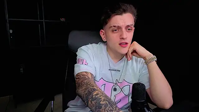 XXX chat uživo modela FelixStarkk
