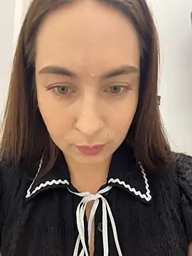 Czat XXX na żywo – Holly_Play