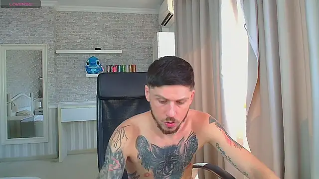 JonahShaw Live XXX-Chat