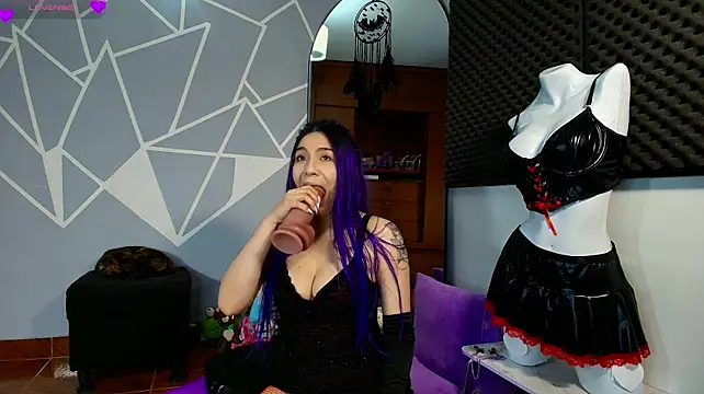 karlamoon23's Live XXX Chat