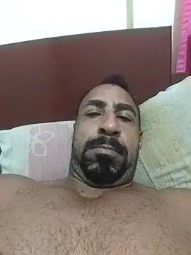 Show modela SilencedPoseur na web-kameri
