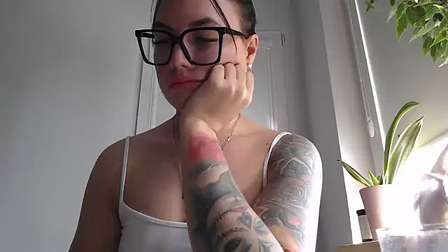 Онлайн чат XXX Alis_Rox