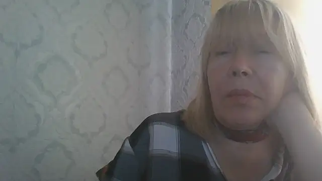 OlgaShine Adlı Modelin Canlı XXX Sohbeti