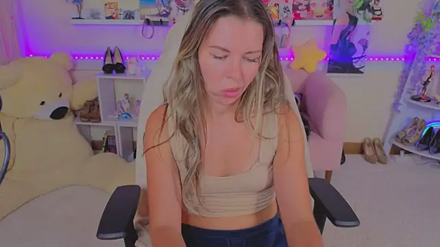 Czat XXX na żywo – Real_Tini