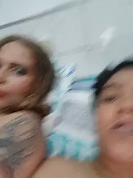 Chat XXX en directo de 2Juicy_pussy
