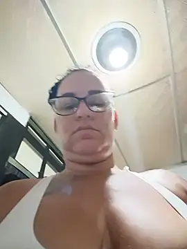 tugordita-hot's Live XXX Chat