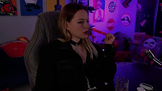 VireliaMoonfall – Live XXX-chat