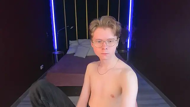 DanielSanders – Naživo XXX chat