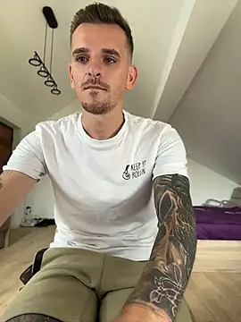 Huge_cock22cm Chat XXX live