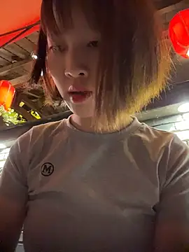 littleqiu Adlı Modelin Canlı XXX Sohbeti