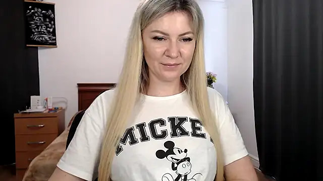 Chat +18 de ParadiseAlina ao vivo