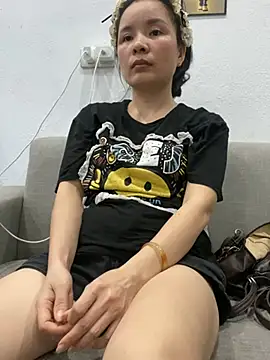 Ivy_Trix2's Live XXX Chat