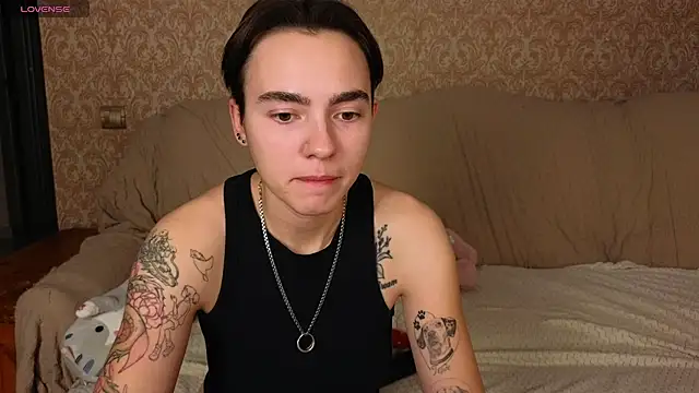 Chatroom XXX en direct de Lilihere_