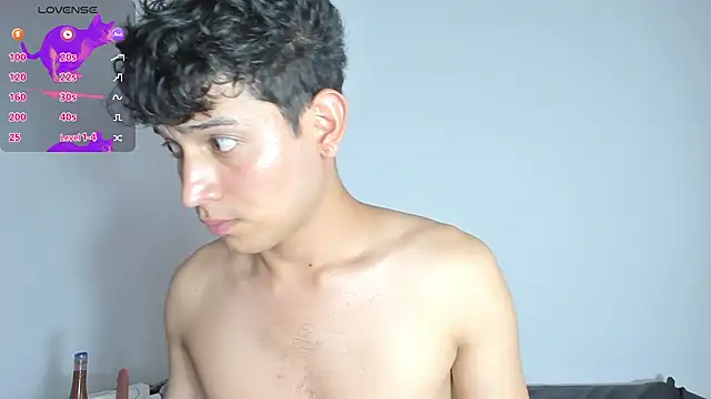 Benjamin_Buster Adlı Modelin Canlı XXX Sohbeti