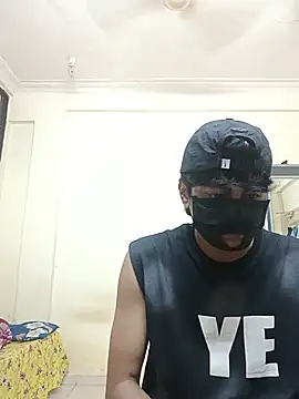 Mumbai_74's Live XXX Chat