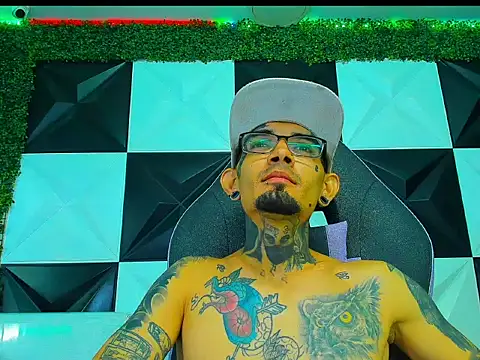 Czat XXX na żywo – Boy_tatto77