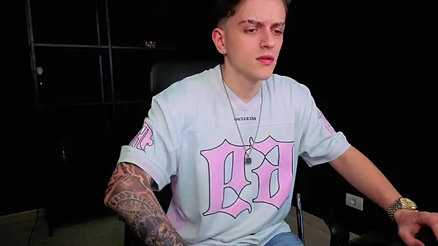 Онлайн чат XXX FelixStarkk
