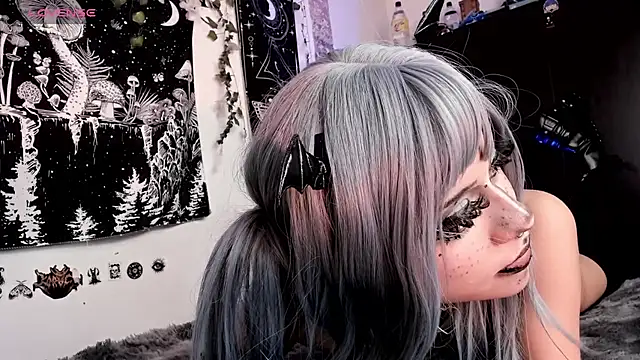 GothKitten666's Live XXX Chat