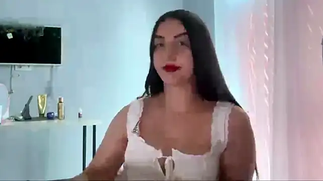 LucyLuxy's Live XXX Chat