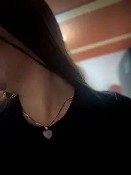 Emiily_lee élő XXX-chatje