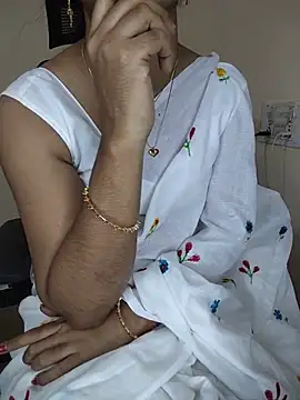 Cute-Smiely-Queen-Telugu's Live XXX Chat