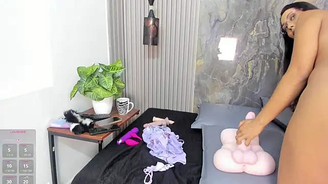 ScarletDollxxx Adlı Modelin Canlı XXX Sohbeti