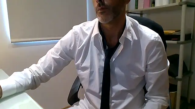 Chatroom XXX en direct de 66MA69