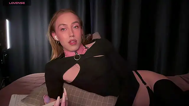 Avril_Pearly_ XXX чат на живо