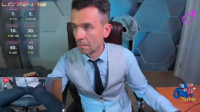 SteveTiger Adlı Modelin Canlı XXX Sohbeti
