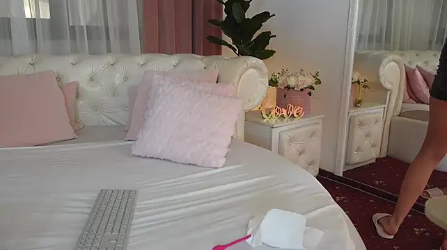 XXX chat uživo modela NinaCrystal1