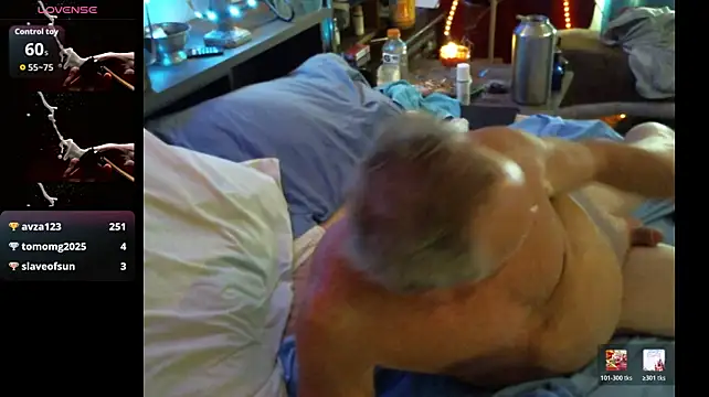 Pussyeat2please Show in webcam