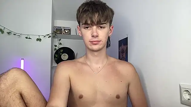 YourMilkyGuyn Live XXX chat