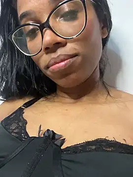 Chat XXX ao vivo de Atthenna
